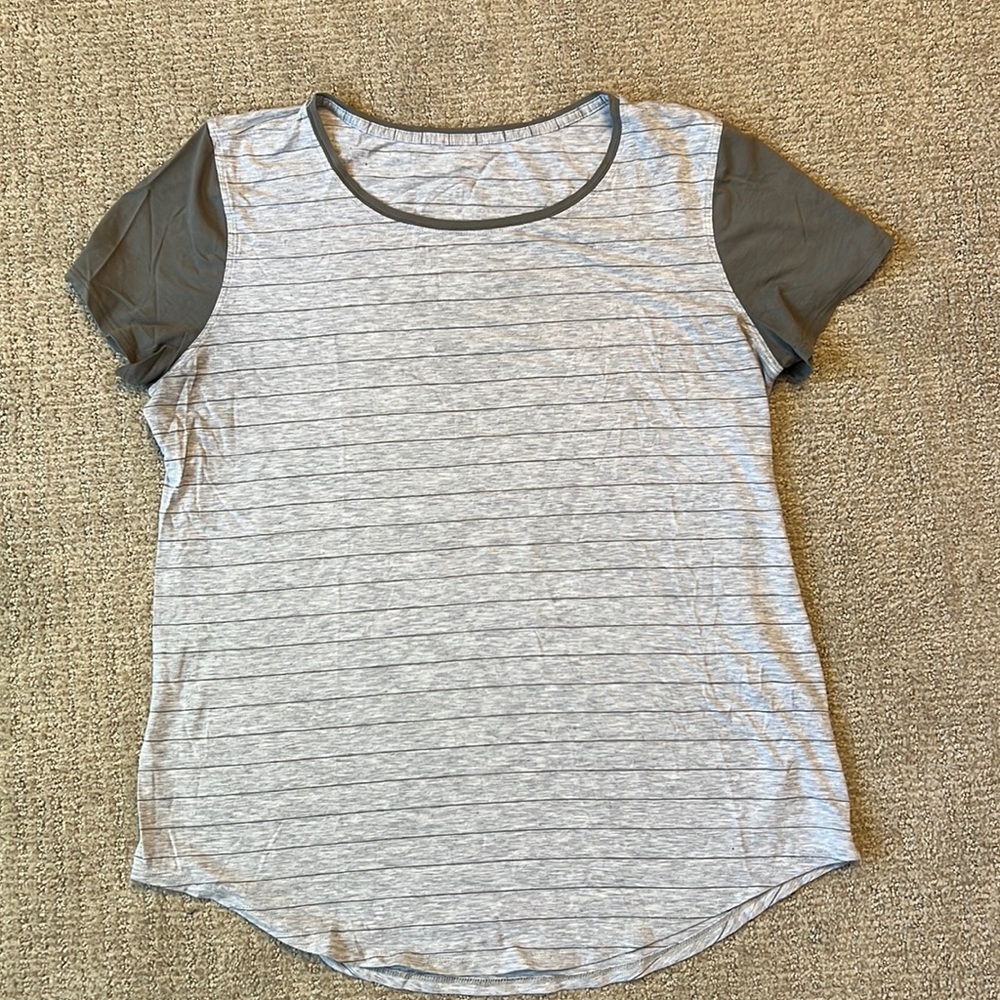 Lululemon Womens tee